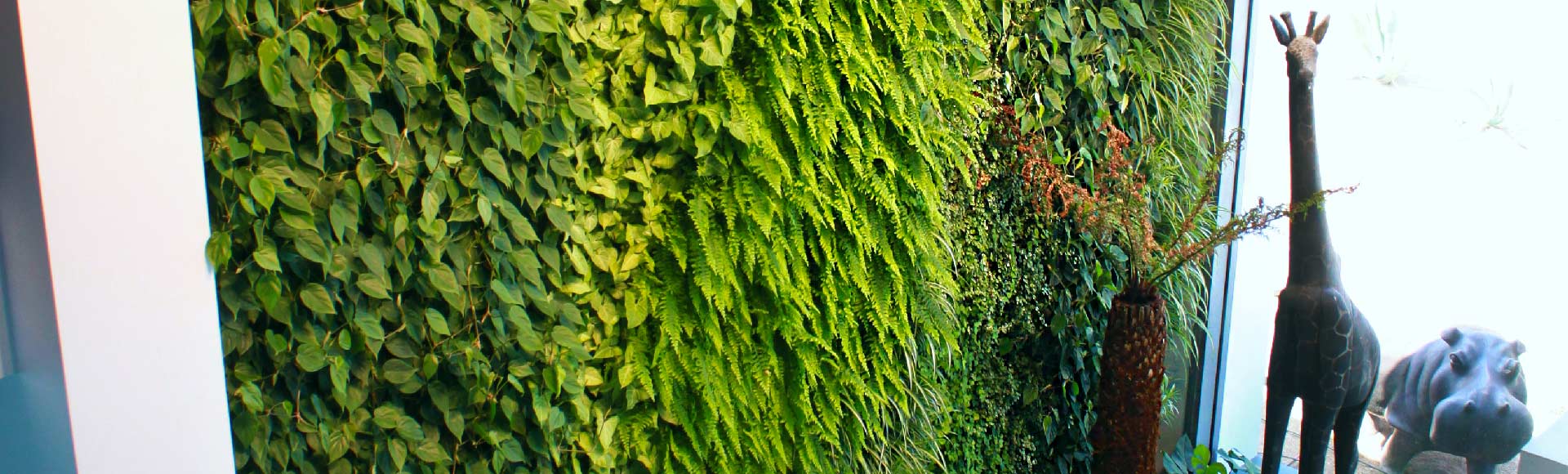 portada jardin vertical villa lujo ibiza